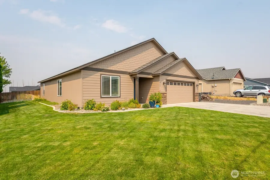 811 7th Avenue Ne, Ephrata, WA 98823 - #2