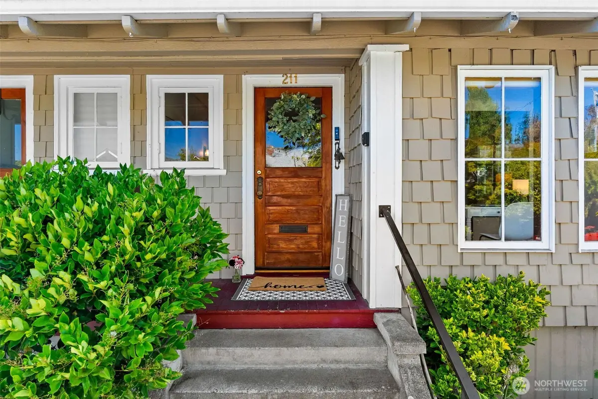 211 19th Avenue Sw, Olympia, WA 98501 - #1