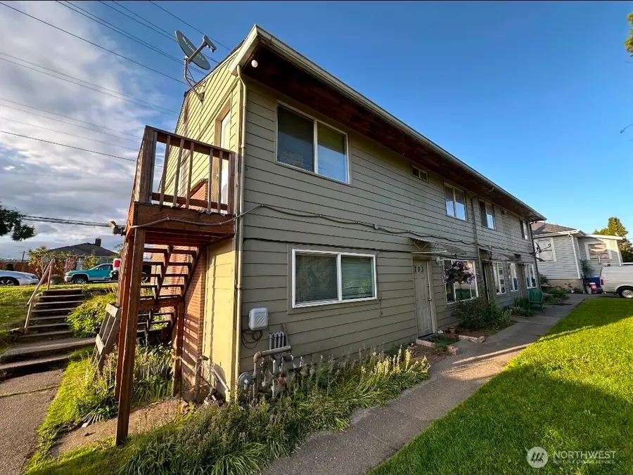 701 S Kenyon St, Seattle, WA 98108 - #3