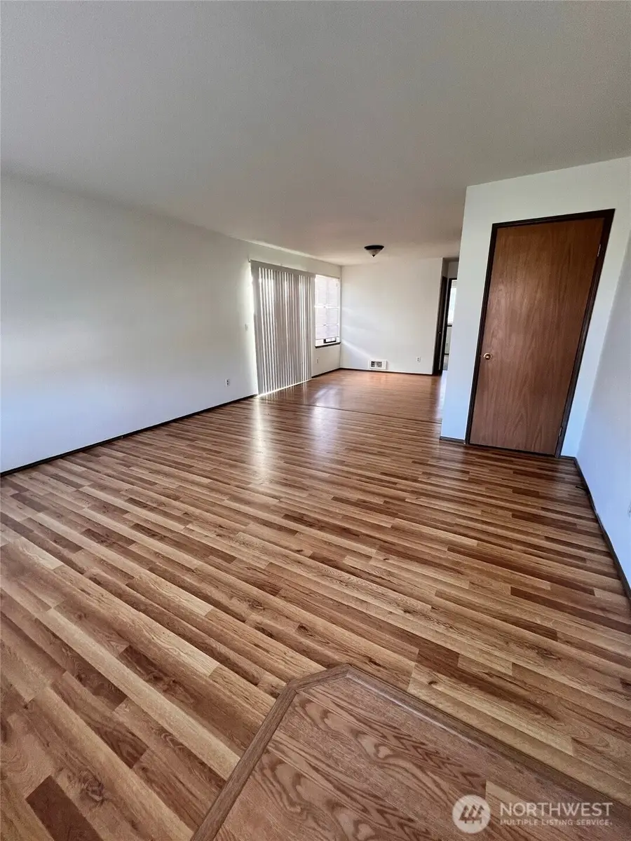 930 S 22nd Court, Mount Vernon, WA 98274 - #3