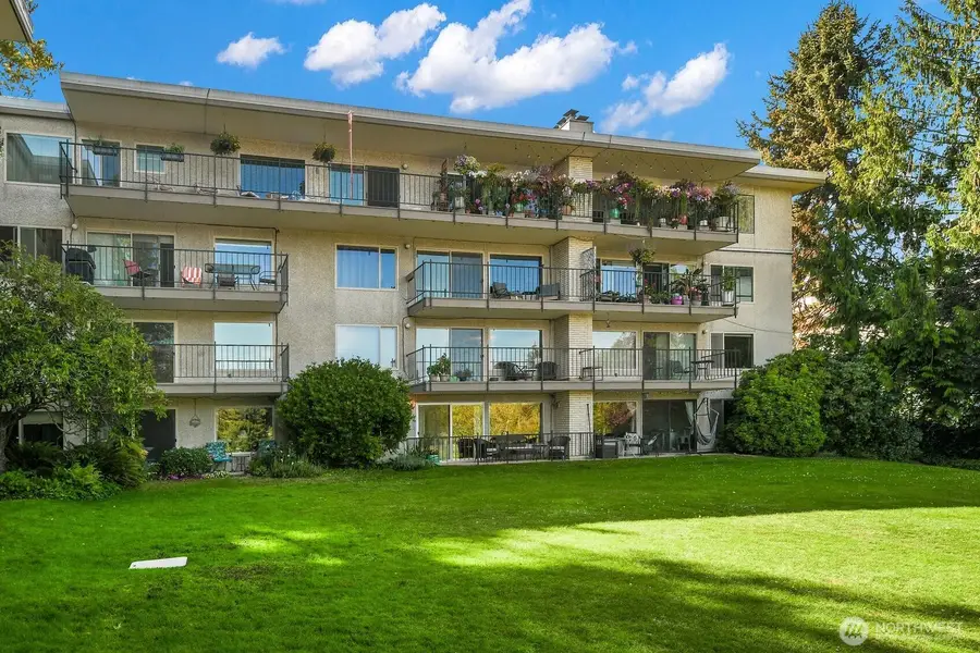 322 N 134th Street #102, Seattle, WA 98133 - #3