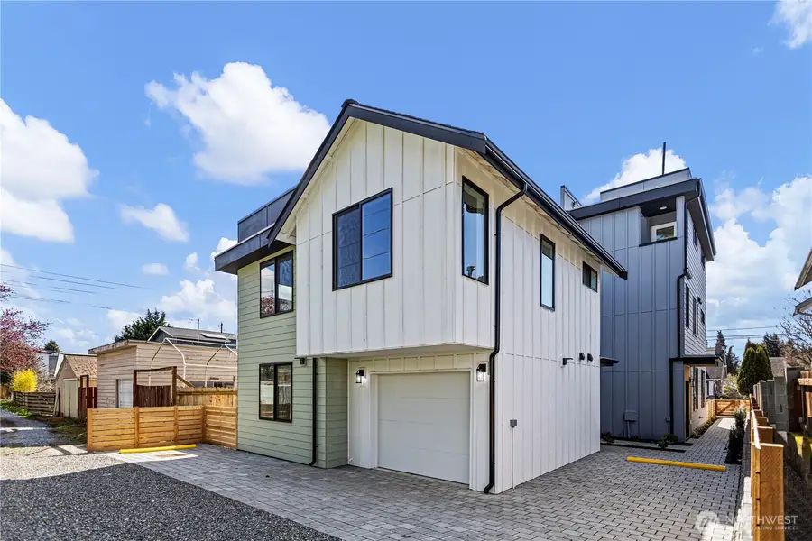 516 N 102nd Street, Seattle, WA 98133 - #2