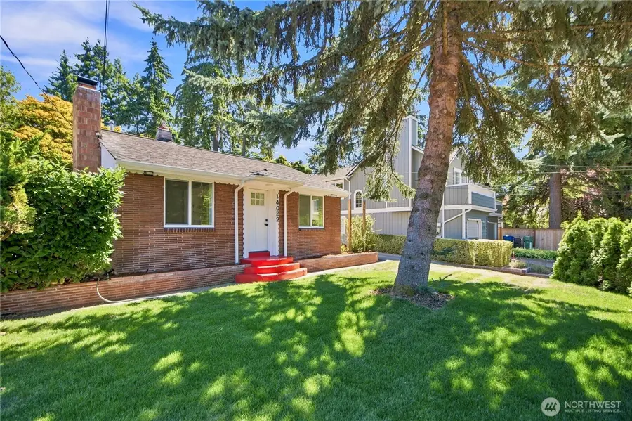 14022 Roslyn Place N, Seattle, WA 98133 - #2