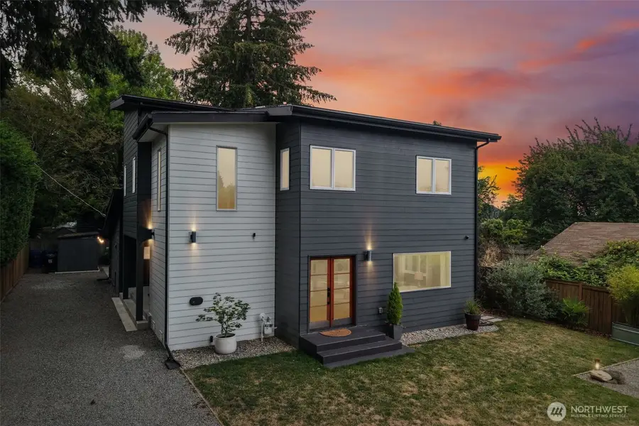 10030 37th Avenue Sw, Seattle, WA 98146 - #2