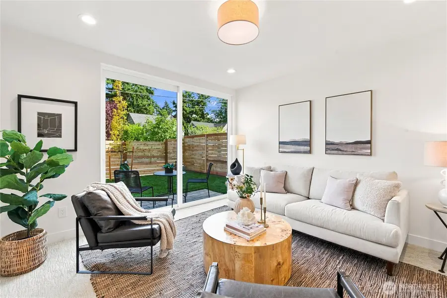 2645 Walnut Avenue Sw, Seattle, WA 98116 - #3