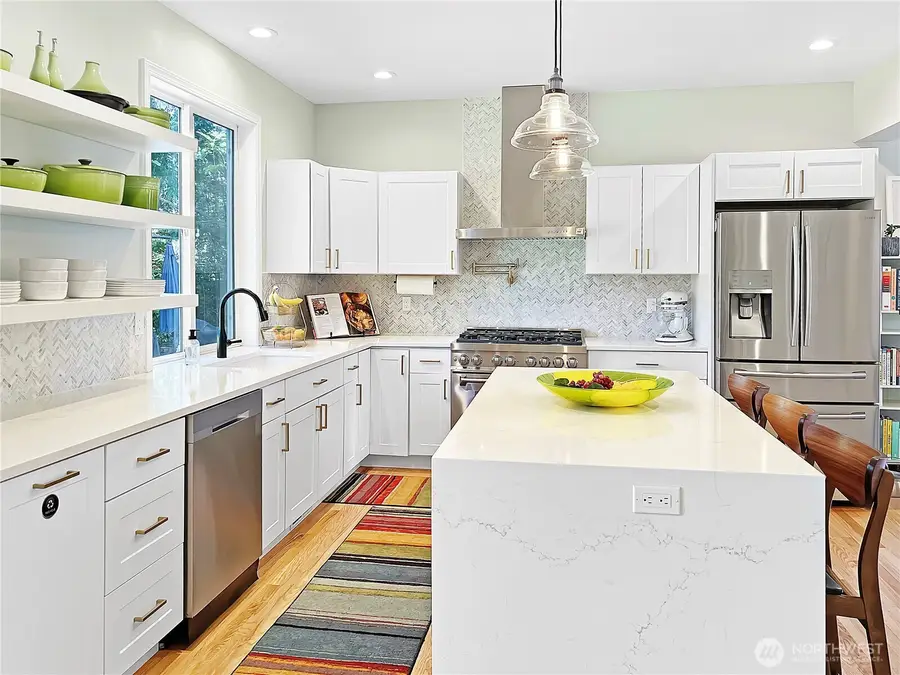 8700 Rosario Place Ne, Bainbridge Island, WA 98110 - #3