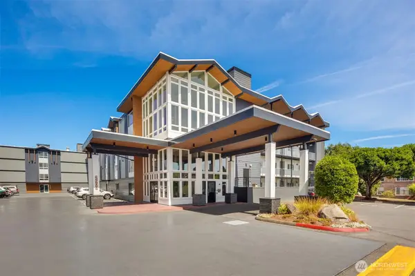 2501 Canterbury Lane E #320, Seattle, WA 98112