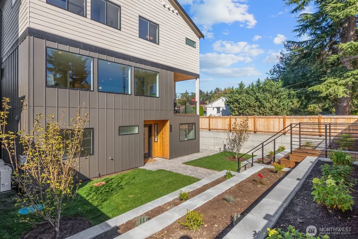 3312 W Dravus Street, Seattle, WA 98199 - #1