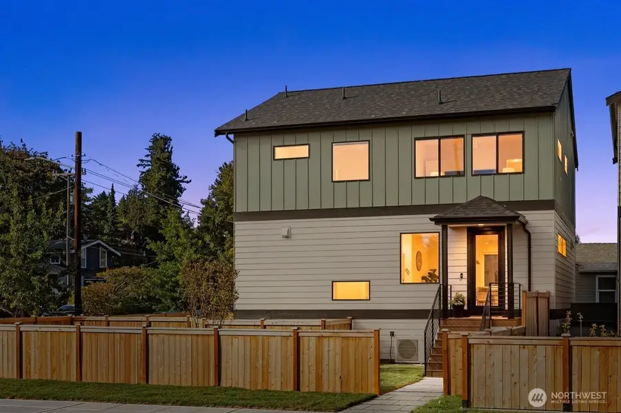 3314 W Dravus Street, Seattle, WA 98199 - #2