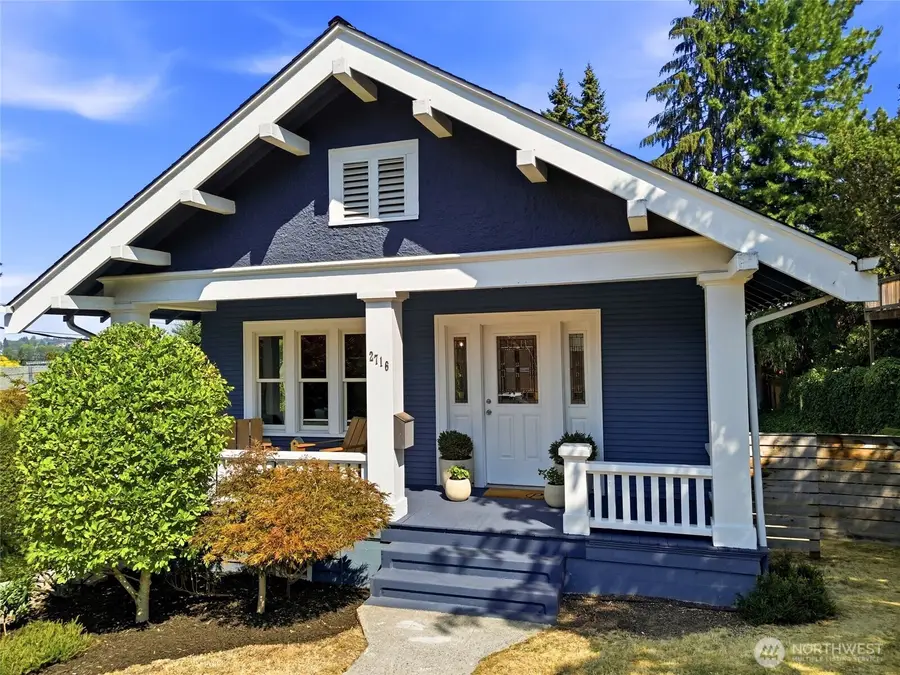 2716 Warren Avenue N, Seattle, WA 98109 - #2