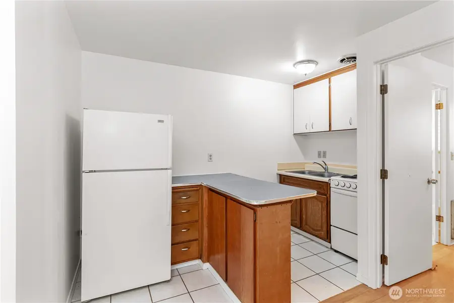 710 NE 43rd Street, Seattle, WA 98105 - #2