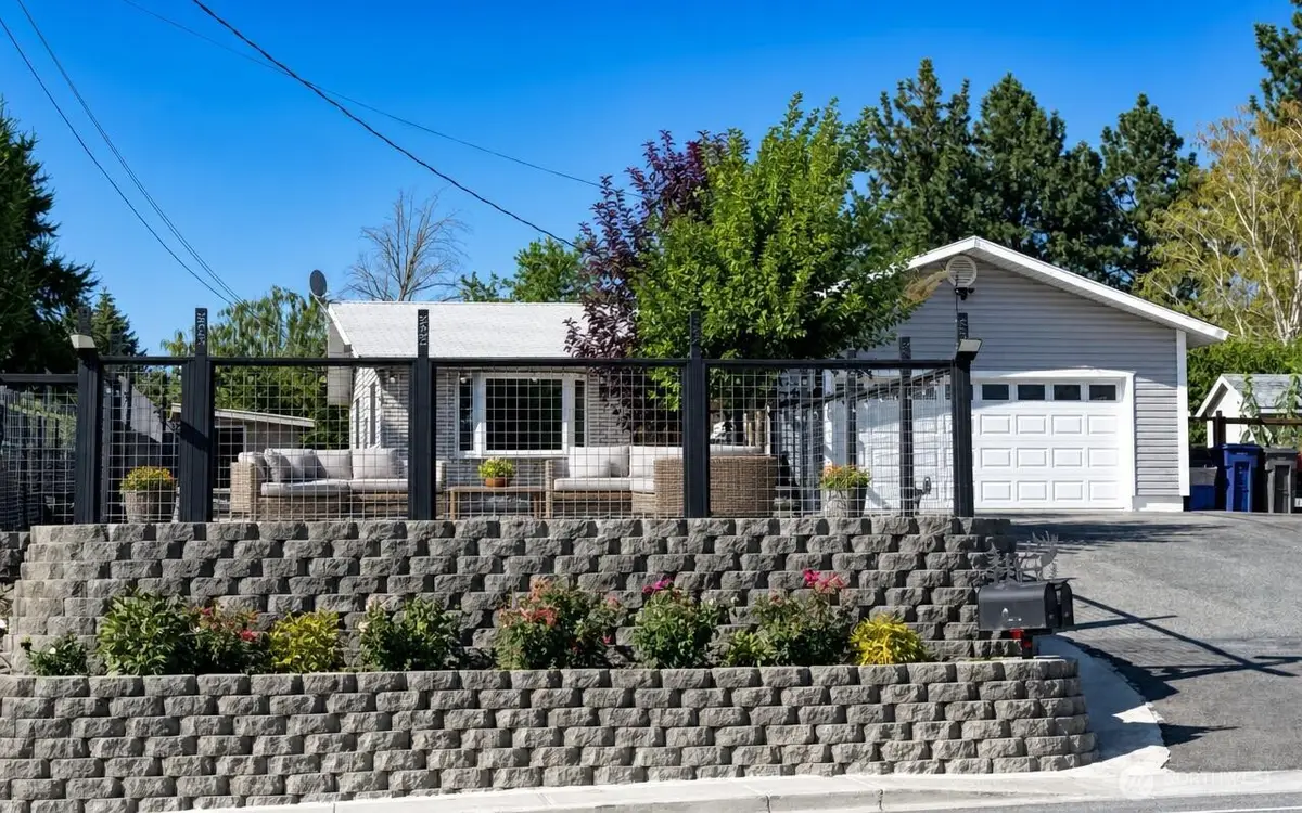 2207 Grant Road, East Wenatchee, WA 98802 - #1