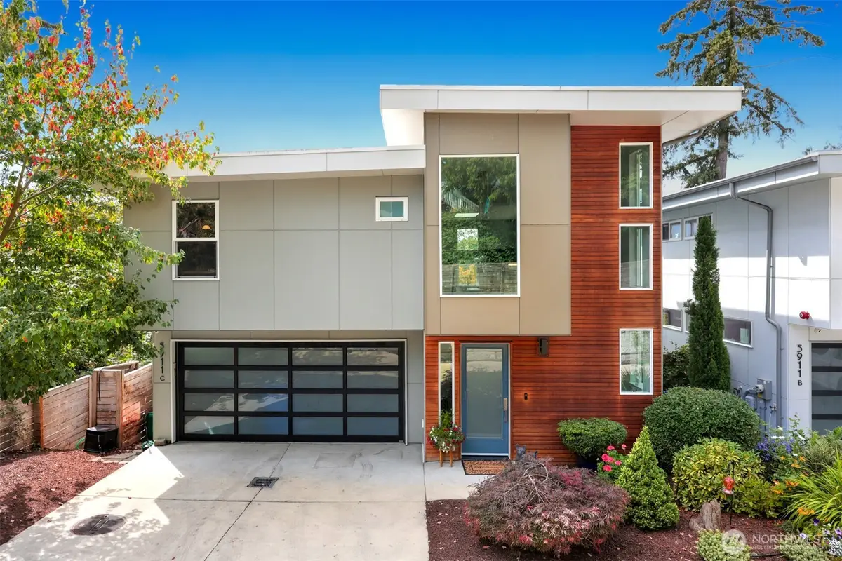 5911 C 21st Avenue Sw, Seattle, WA 98106 - #1