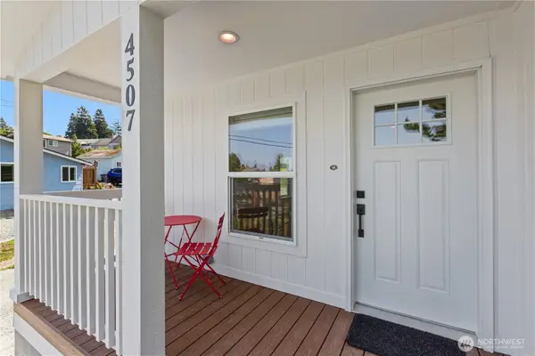 4507 Oaks Avenue, Anacortes, WA 98223