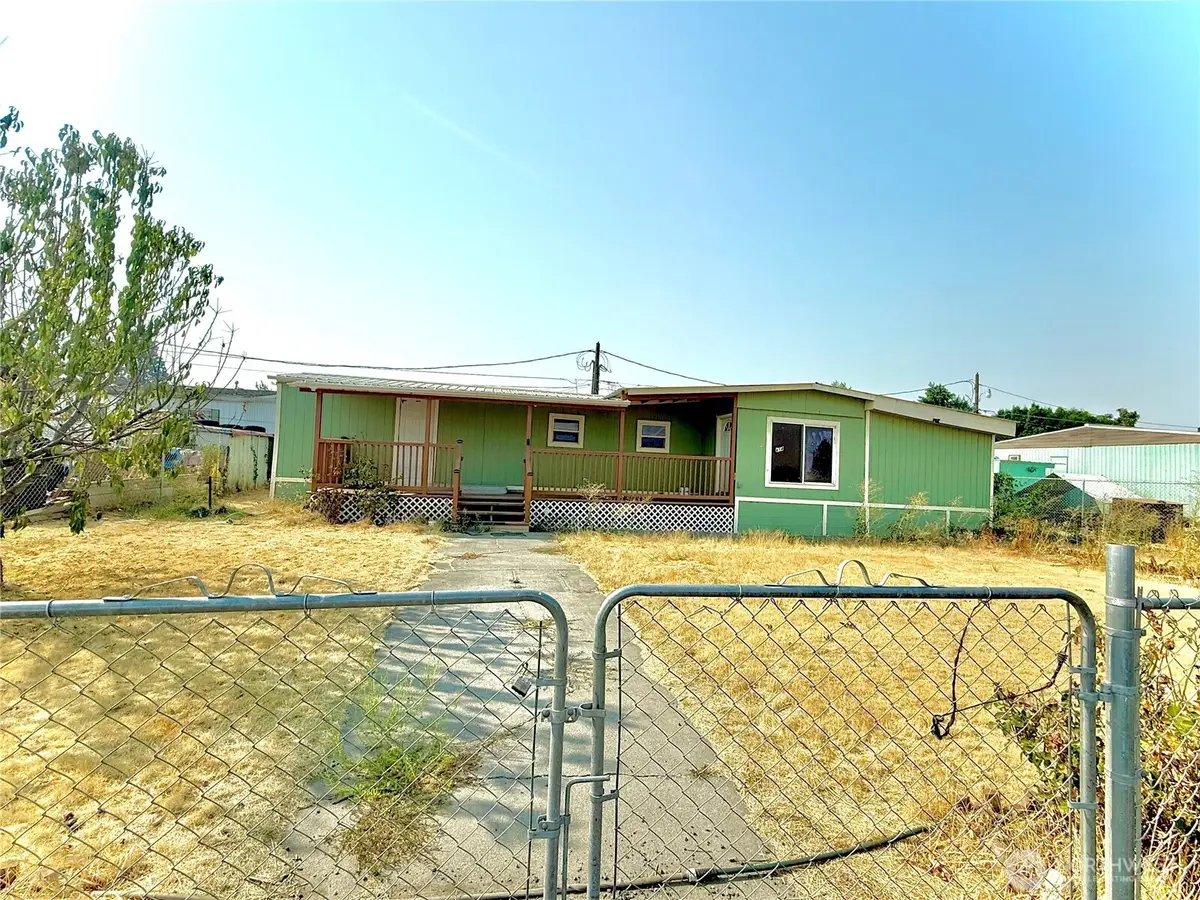4354 NE Roberts Pl #A14, Moses Lake, WA 98837 - #1