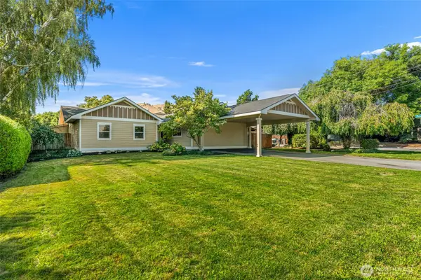 1225 Castlerock Avenue, Wenatchee, WA 98801