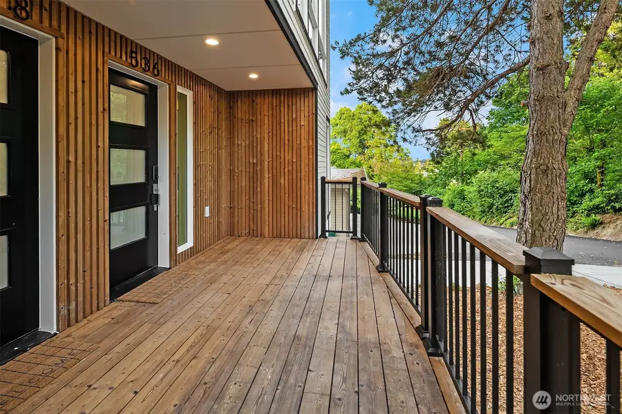 536 W Barrett Street, Seattle, WA 98109 - #2