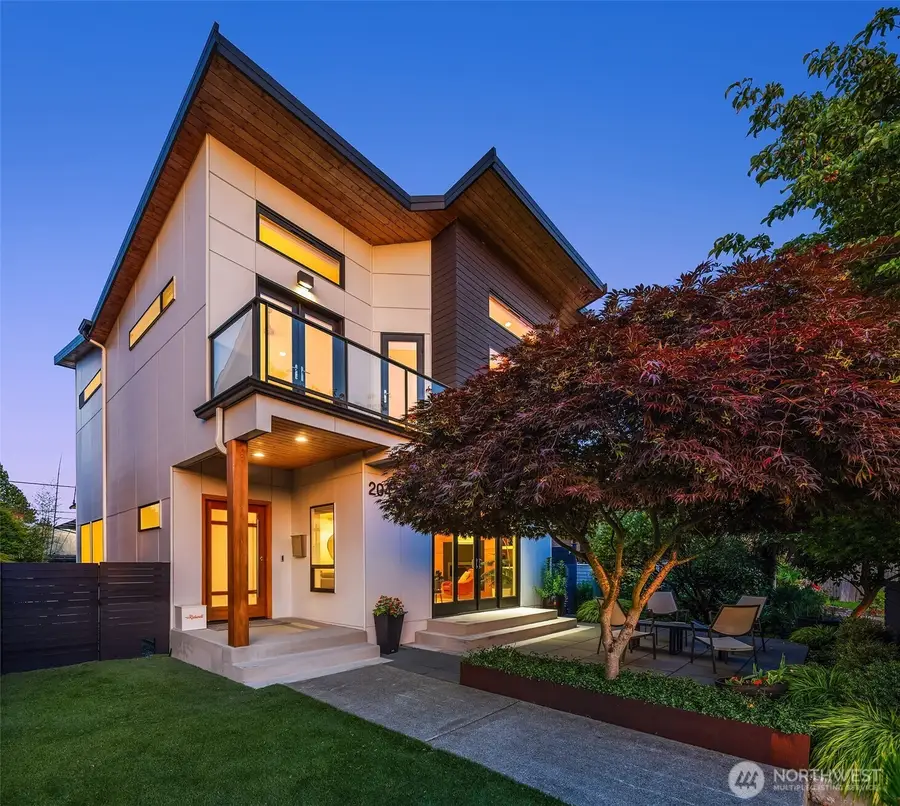 2042 42nd Avenue E, Seattle, WA 98112 - #2
