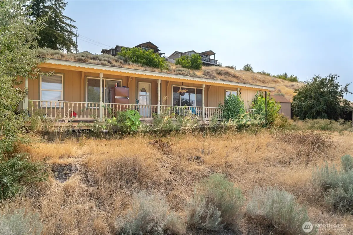 42 31st Street Ne, East Wenatchee, WA 98802 - #1