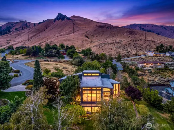 916 Skyline Place, Wenatchee, WA 98801