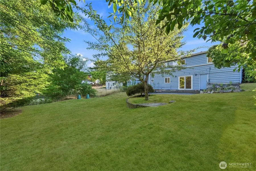11526 3rd Avenue Ne, Seattle, WA 98125 - #3