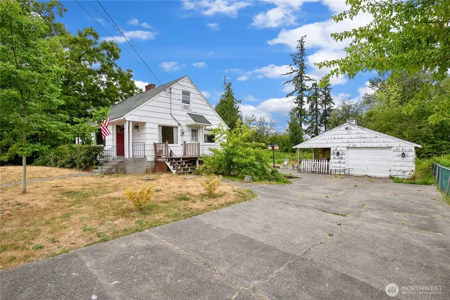 215 99th Street E, Tacoma, WA 98445 - #2