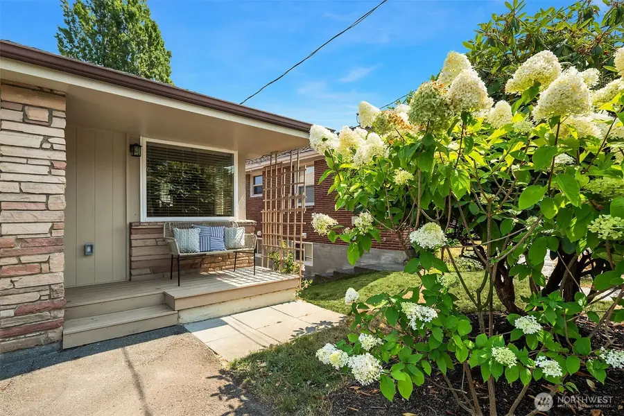 10022 11th Avenue Nw, Seattle, WA 98177 - #2