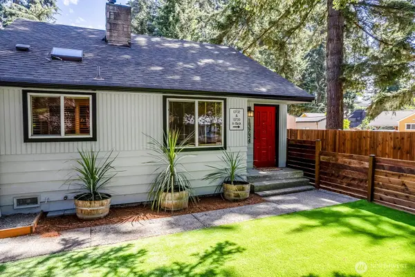 13734 Stone Avenue N, Seattle, WA 88133