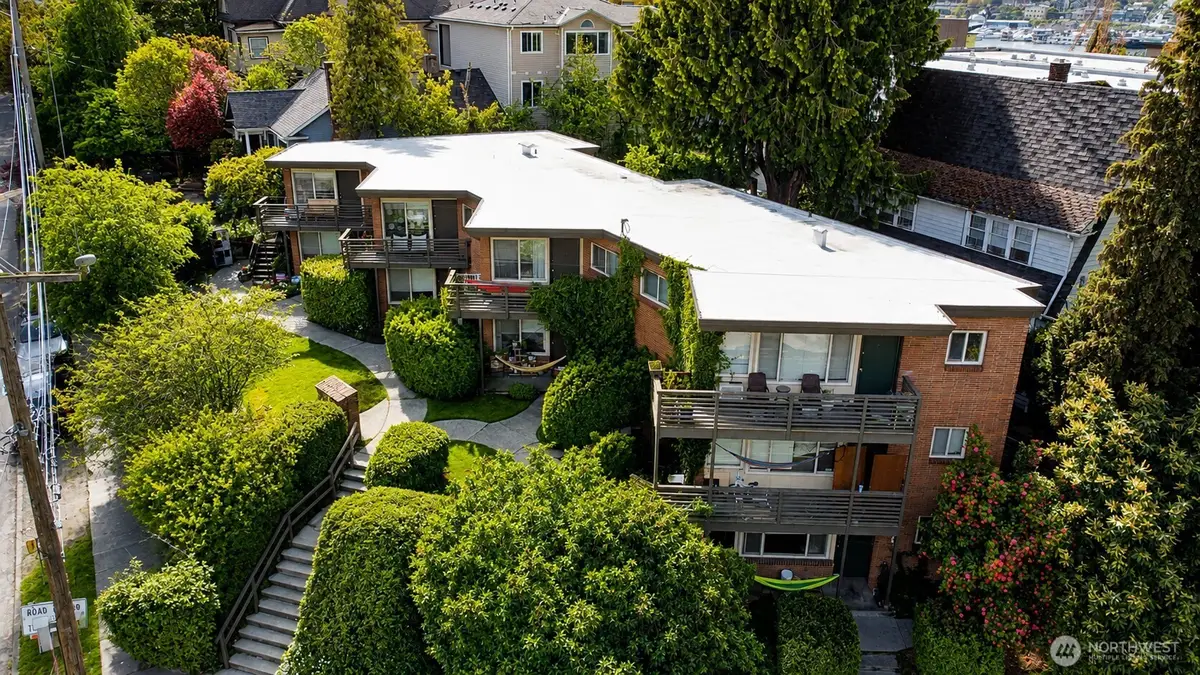 3261 Fuhrman Avenue E, Seattle, WA 98102 - #1