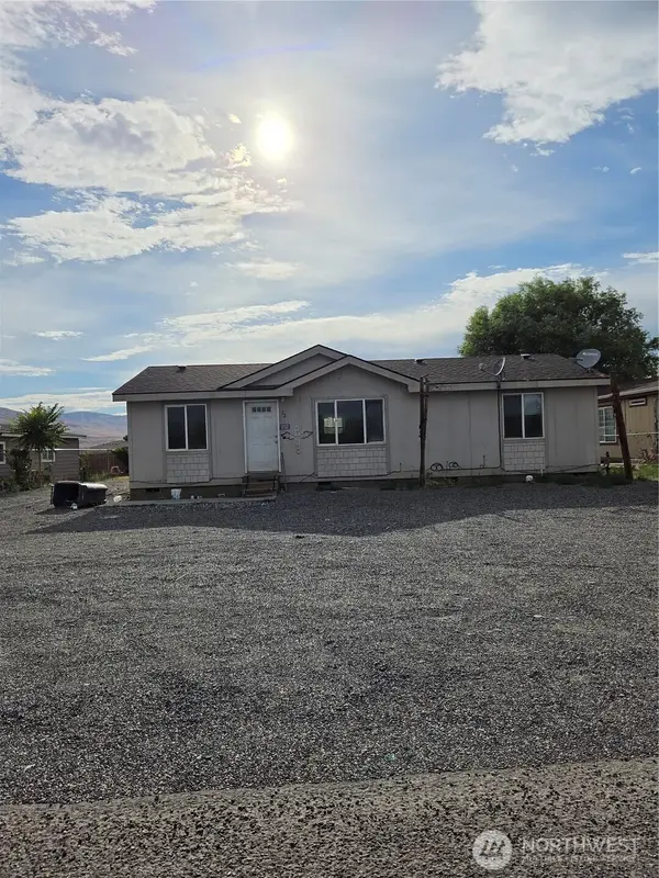 212 Thunderbird Way Sw, Mattawa, WA 99349