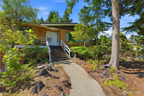 4236 Vassault Street, Tacoma, WA 98407