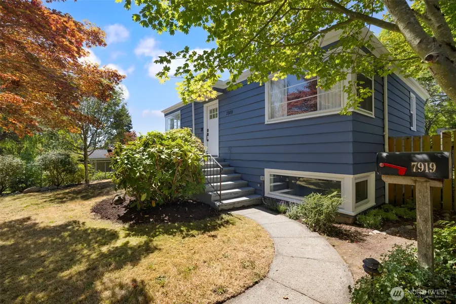 7919 34th Avenue Sw, Seattle, WA 98126 - #2