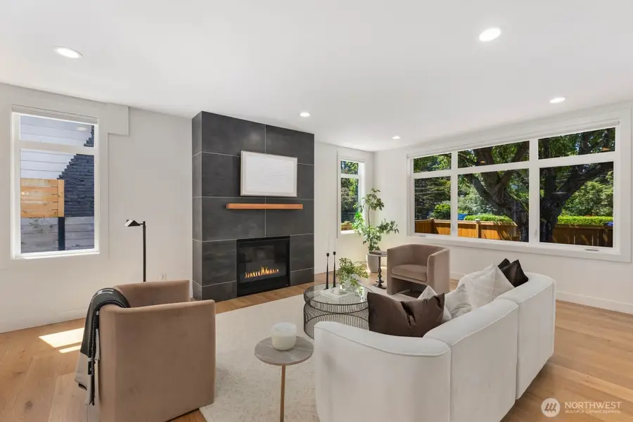 10240 40th Avenue Sw #A, Seattle, WA 98146 - #3