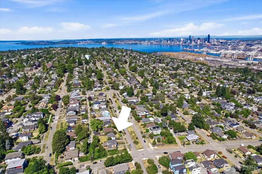4153 39th Avenue Sw, Seattle, WA 98116 - #2