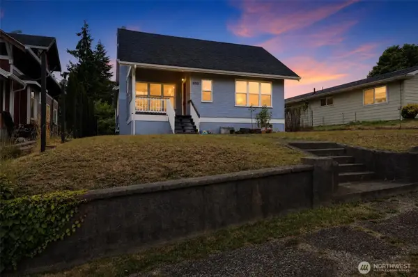 1019 Duryea Street, Raymond, WA 98577