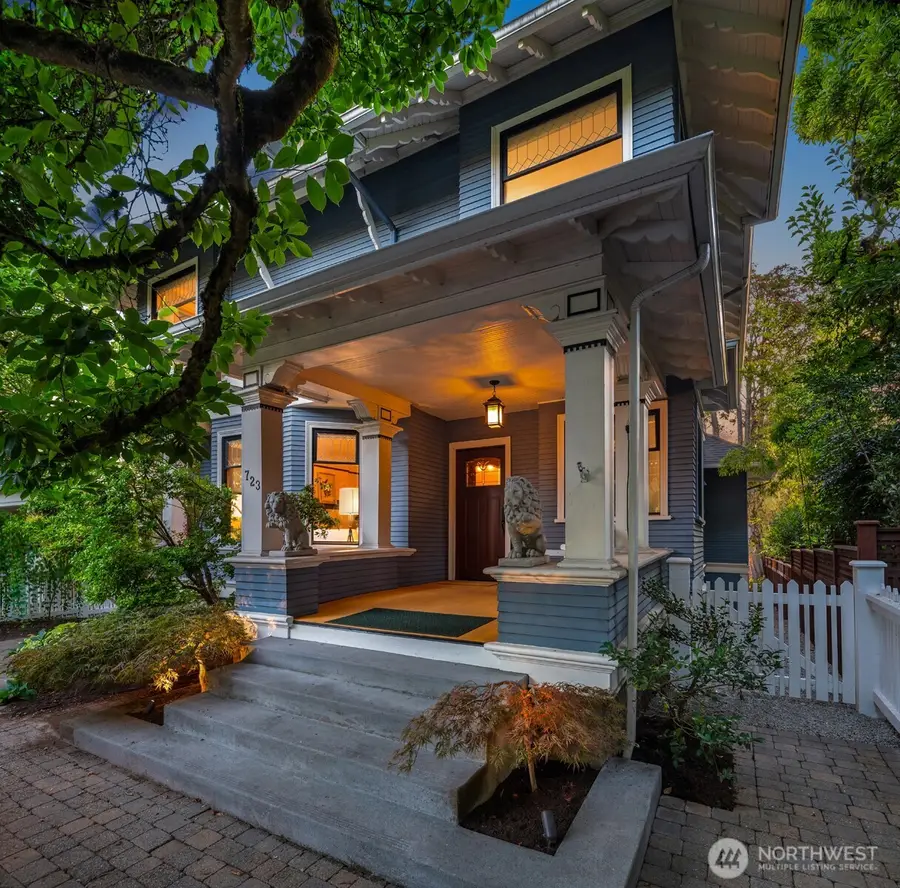 723 12th Avenue E, Seattle, WA 98102 - #3