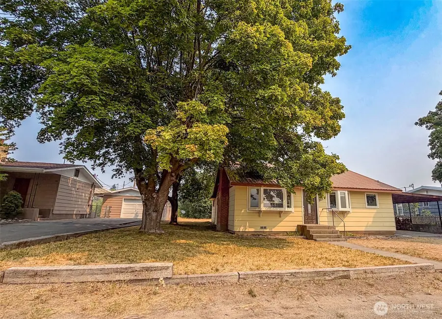 1123 Central Avenue, Oroville, WA 98844 - #2