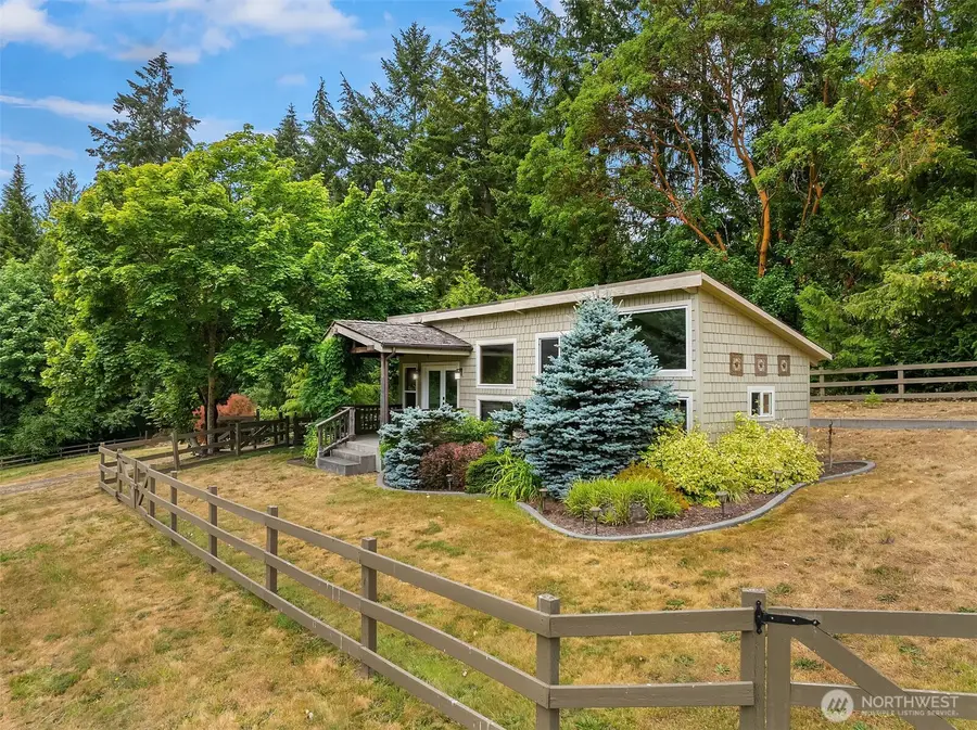7035 High School Road Ne, Bainbridge Island, WA 98110 - #2
