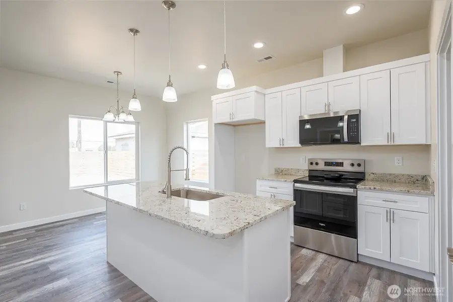 248 SE Pioneer Ave, Ephrata, WA 98823 - #3