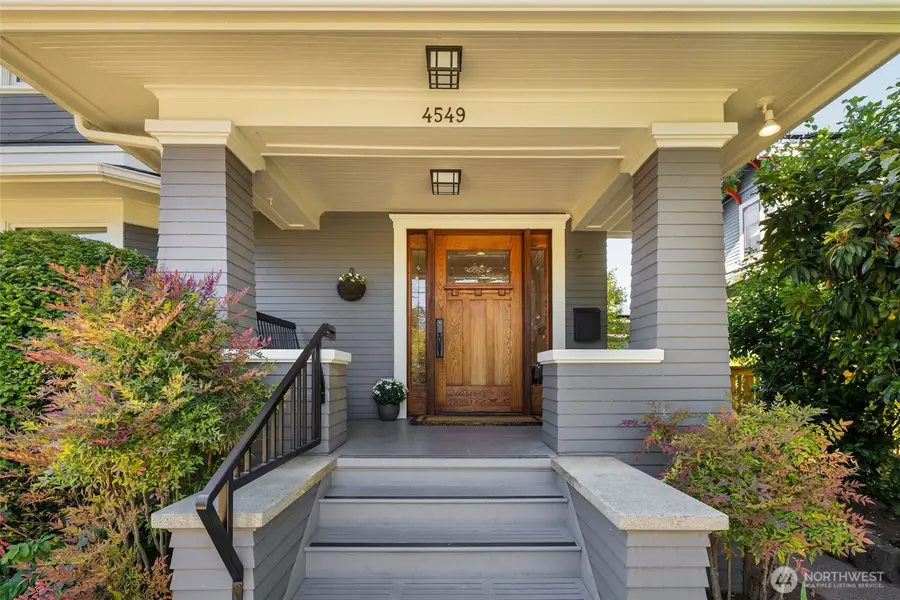 4549 Thackeray Place Ne, Seattle, WA 98105 - #3