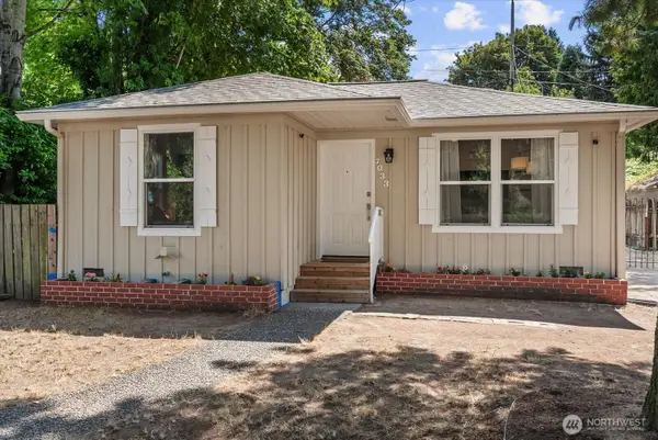 7033 S 126th Street, Seattle, WA 98178