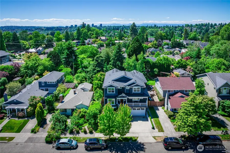 5027 48th Avenue Ne, Seattle, WA 98105 - #2