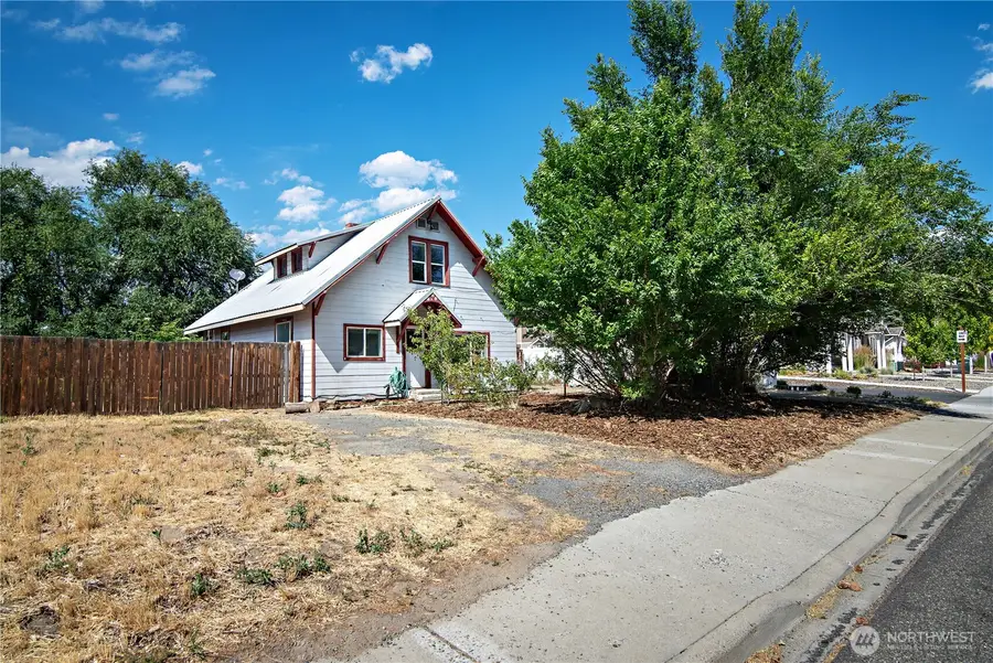 307 W 14th Avenue, Ellensburg, WA 98926 - #2