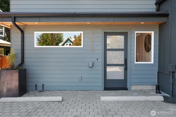 707 N 65th Street, Seattle, WA 98103
