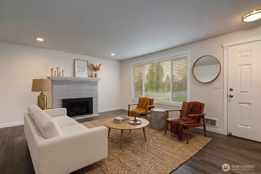863 SE 6th Avenue, Oak Harbor, WA 98277 - #2