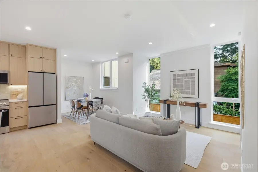 7533 31st Avenue Ne #B, Seattle, WA 98115 - #3