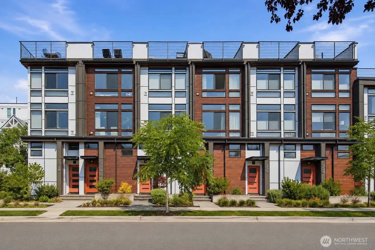 720 N 43rd St, Seattle, WA 98103 - #1