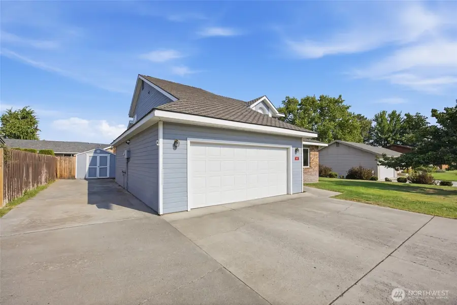 222 F Street Se, Ephrata, WA 98823 - #3