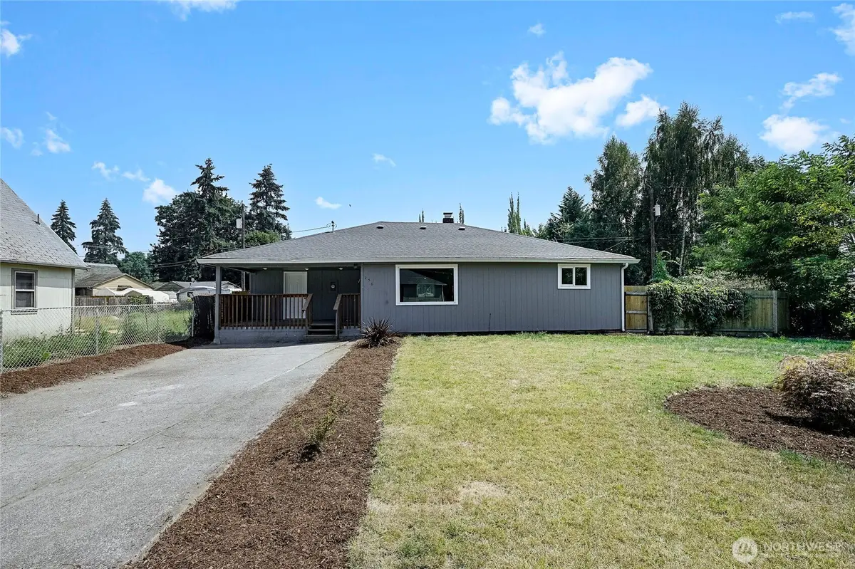 256 Douglas Street, Longview, WA 98632 - #1
