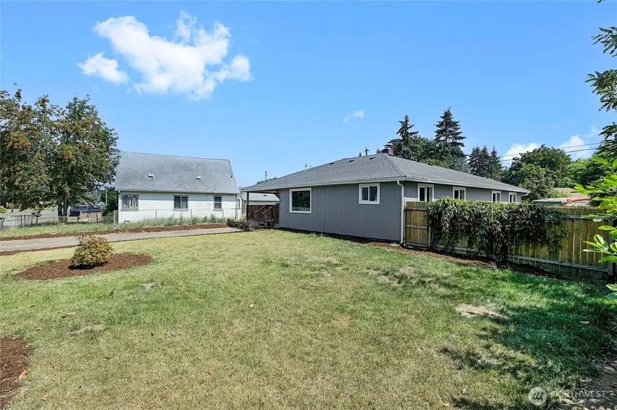 256 Douglas Street, Longview, WA 98632 - #3